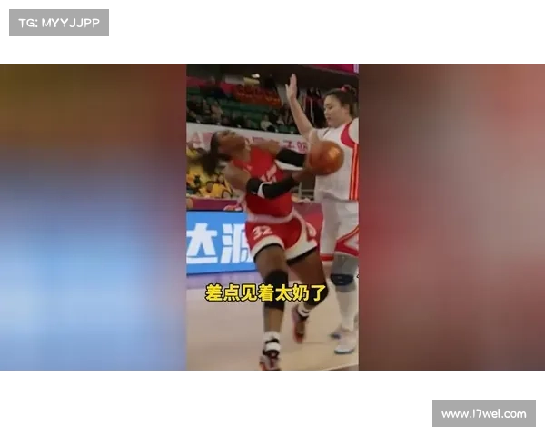 中国篮球荒唐一幕 拉拉队服装暴露还戴面具 被批低俗外援看傻眼 中国篮球荒唐一幕 拉拉队服装暴露还戴面具 被批低俗外援看傻眼